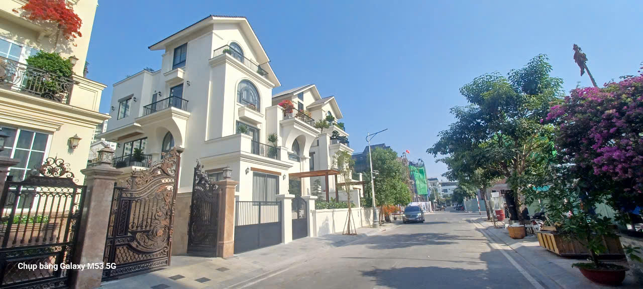 Nhà thầu thi công biệt thự quận Tân Phú【BTCONS 098 674 88 36】