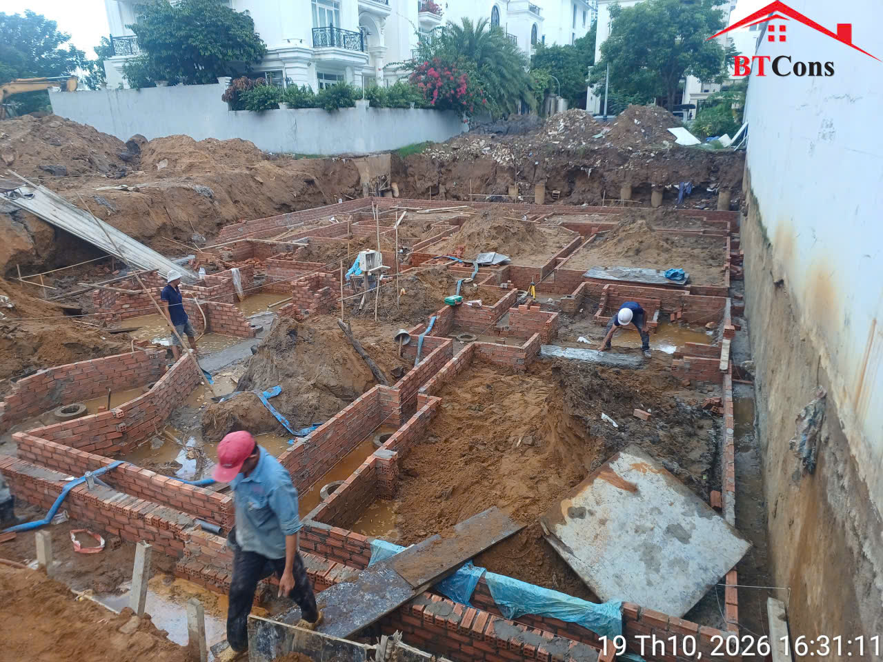 Nhận Thi Công Nhà Phố Đang Dở Dang Tại TPHCM: Cần Khảo Sát Gì?
